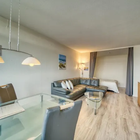 - Haus G, App 0g0702 *