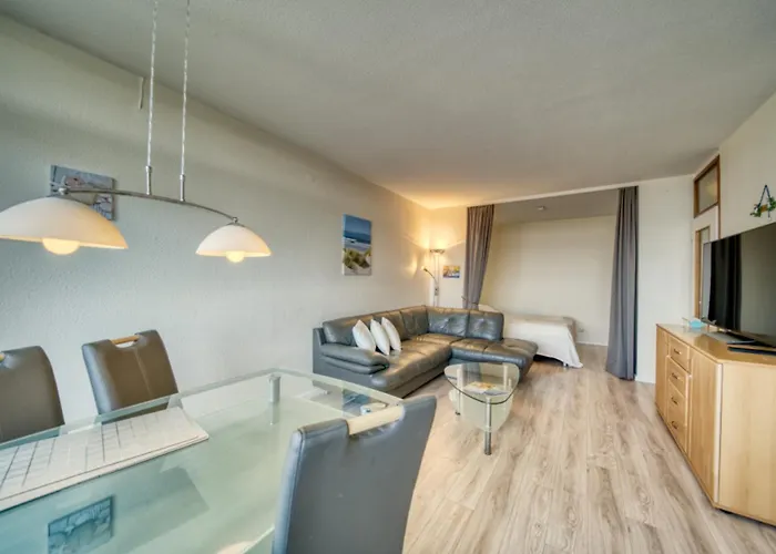 - Haus G, App 0g0702 *